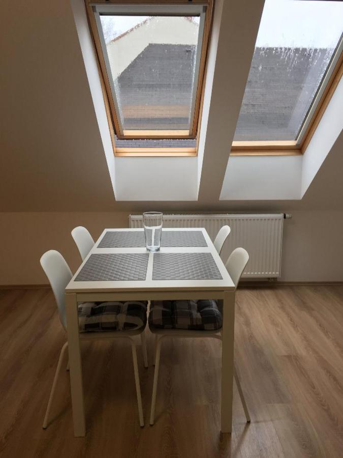 Apartman Kamenice Kamenice nad Lipou Exterior foto